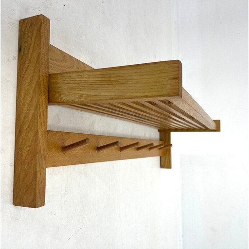 Mid Century Holzgarderobe mit klappbarem Regal, Tschechoslowakei