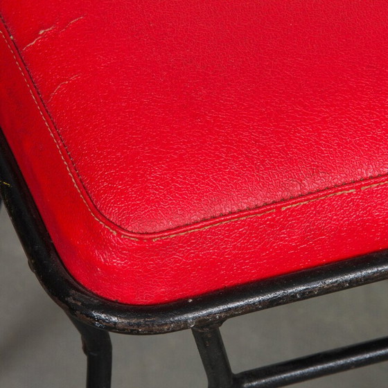 Image 1 of Vintage-Hocker aus Metall und rotem Kunstleder, 1960