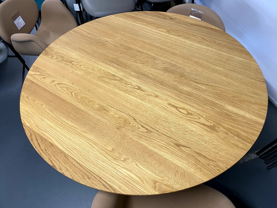 Image 1 of Artifort Beso Tisch