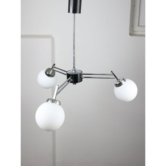 Image 1 of Italienischer 3-Arm-Kronleuchter aus Chrom und Opalin im Space Age-Stil