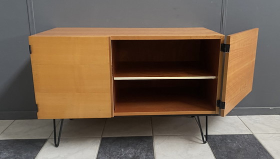 Image 1 of Niedriger Schrank aus blondem Holz 1970S