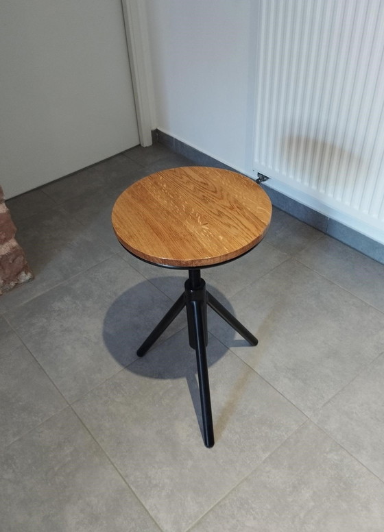 Image 1 of Vintage Hocker, Indus Typ, Dreibein, Verstellbare Sitzfläche