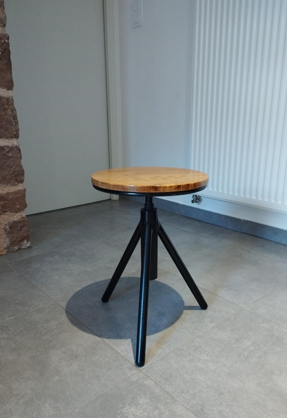 Image 1 of Vintage Hocker, Indus Typ, Dreibein, Verstellbare Sitzfläche
