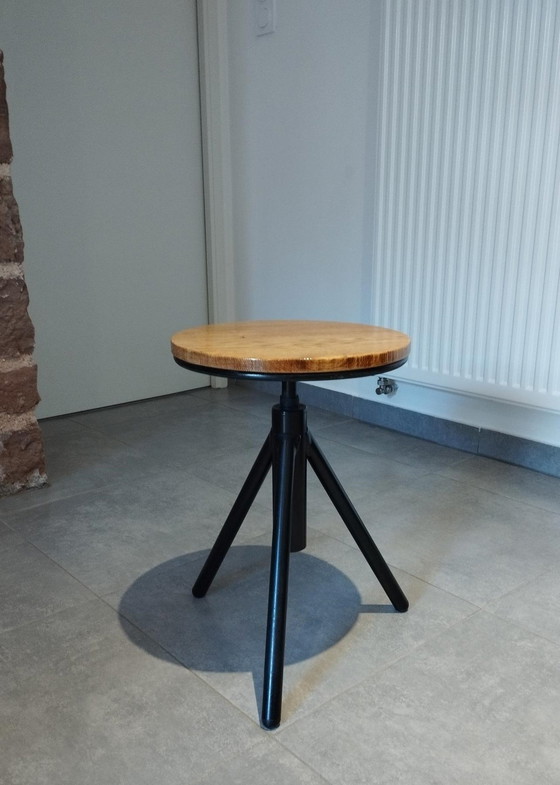 Image 1 of Vintage Hocker, Indus Typ, Dreibein, Verstellbare Sitzfläche