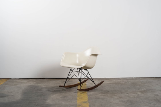 Image 1 of Charles & Ray Eames - Herman Miller RAR Schaukelstuhl