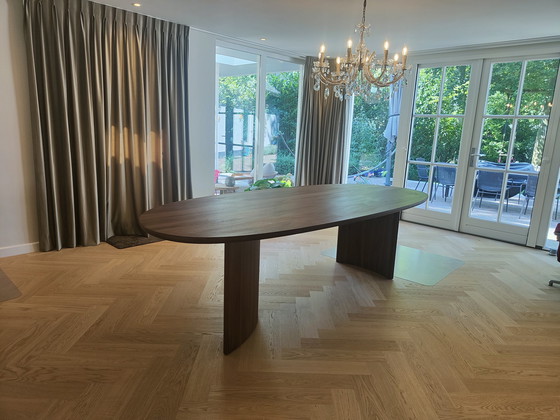 Image 1 of Arco Dew neuer Nussbaumtisch