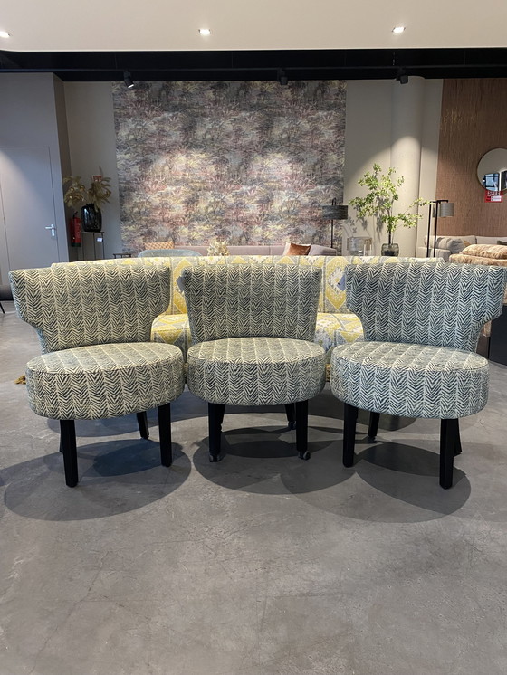 Image 1 of 3X Esszimmerstuhl und 1X Esszimmerbank. 1 Esszimmerstuhl mit Rollen