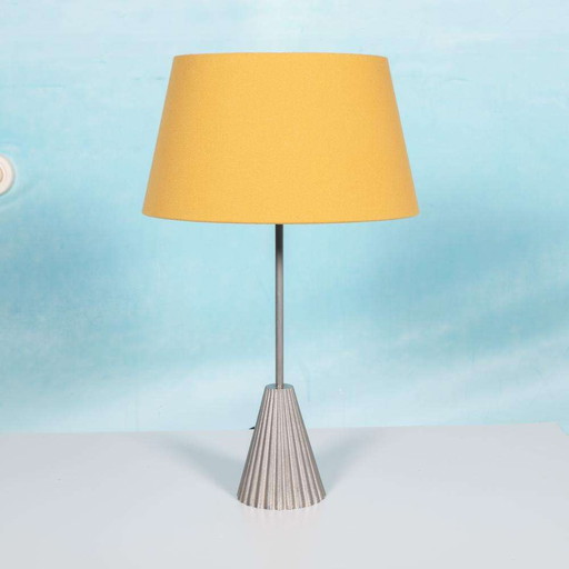 Moderne Tischlampe im Vintage-Design, Ghyzcy Selection