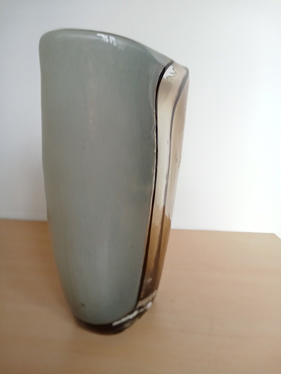 Image 1 of Mundgeblasene Mocca Schwarz Weiß Skandinavisches Glas Oval Vase 50- Er Jahre