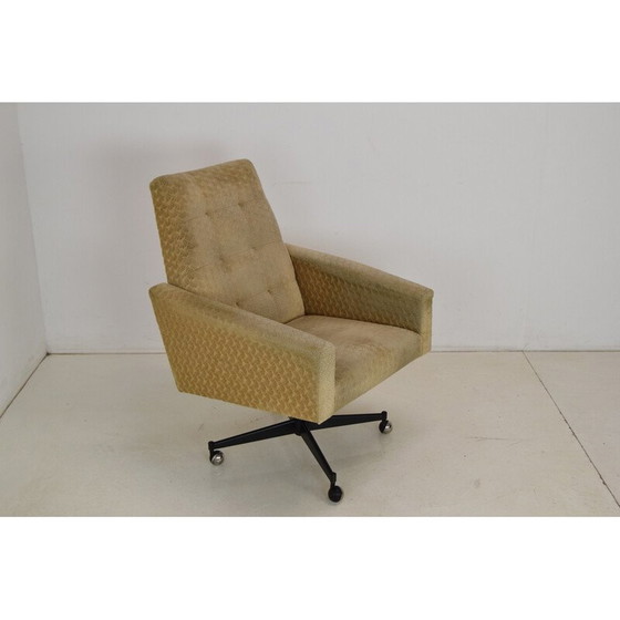 Image 1 of Mid Century Drehsessel mit Rädern, Tschechoslowakei 1970er Jahre