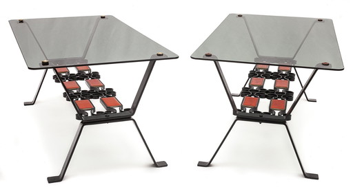 Lot Von Zwei Niedrigen Tischen Aus Schmiedeeisen