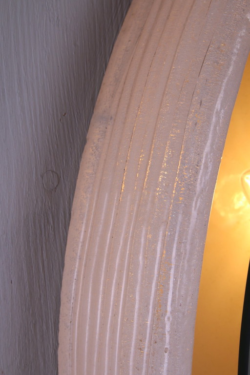 Runder Plexiglas-Badezimmerspiegel im Vintage-Stil mit Innenbeleuchtung.