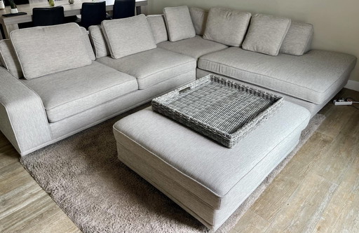 Modernes Ecksofa mit Ottomane