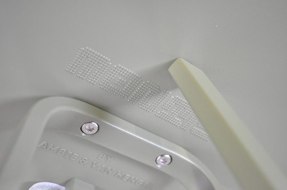 Image 1 of Montis Tor Beistelltisch schilfgrün