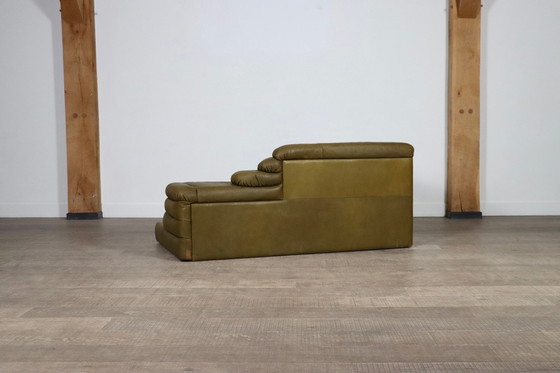 Image 1 of Ubald Klug Ds-1025 Terrazza Sofa In Olive Grün Leder Für De Sede, Schweiz 1970S