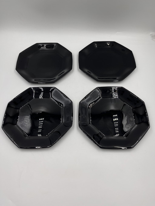 Set Von 4 Flachen Tellern Schwarz