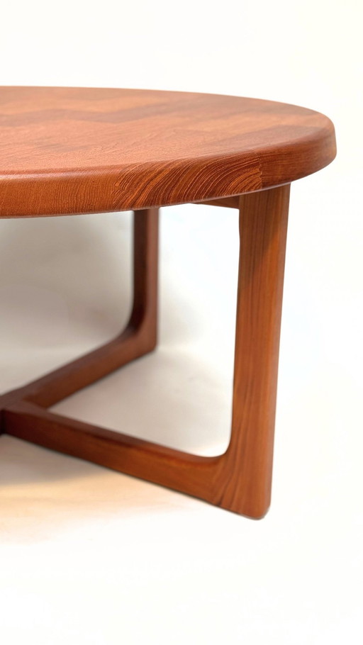 Niels Bach Couchtisch aus massivem Teakholz