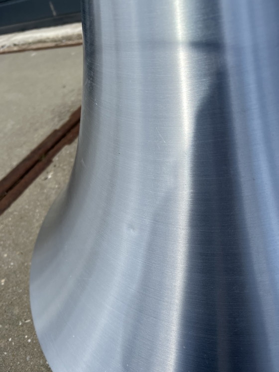 Image 1 of Moderner Designtisch