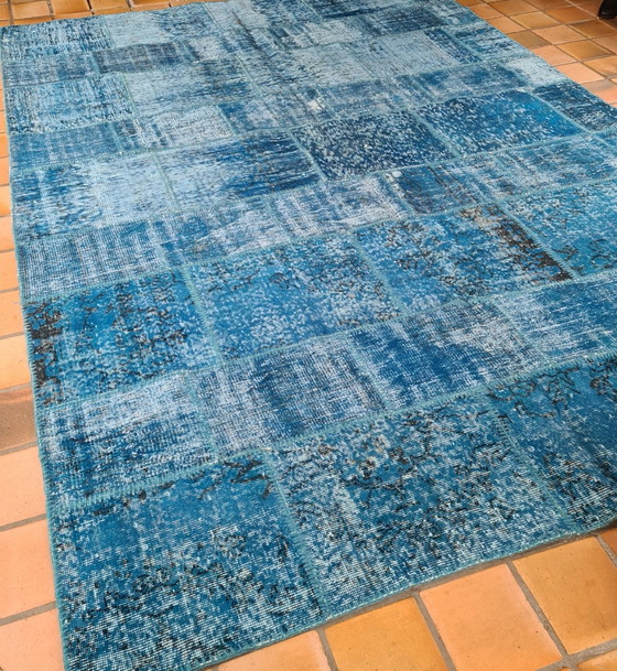 Image 1 of Patchwork Tapijt Aqua 2 neu eingefärbt 246 cm x 347 cm