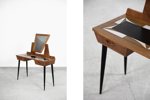 Mid-Century Scandinavian Modern Teak Frisiertisch mit Spiegel und handbemalter Tischplatte, 1960S