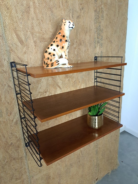 Image 1 of Tomado Modulares Wandsystem mit 3 breiten Fachböden, Wandregal Nr. 3