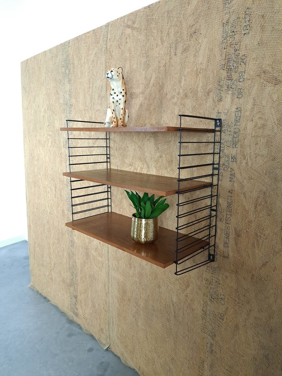 Image 1 of Tomado Modulares Wandsystem mit 3 breiten Fachböden, Wandregal Nr. 3