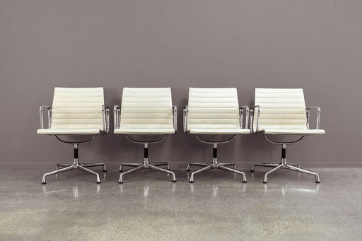 Eames EA108 Besprechungsstuhl