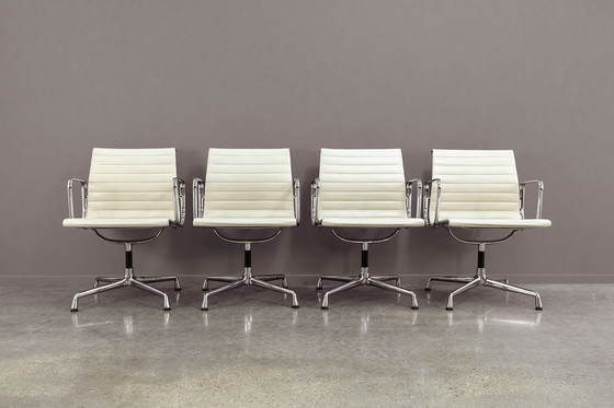 Image 1 of Eames EA108 Besprechungsstuhl