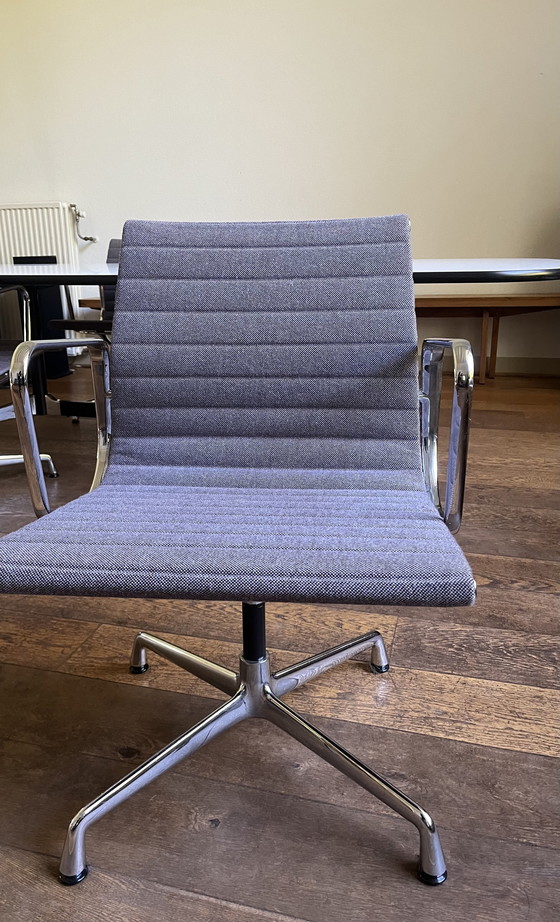 Image 1 of 5x Vitra Eames Stühle