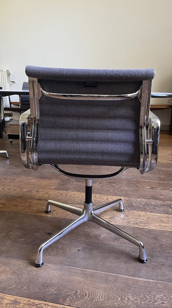 Image 1 of 5x Vitra Eames Stühle