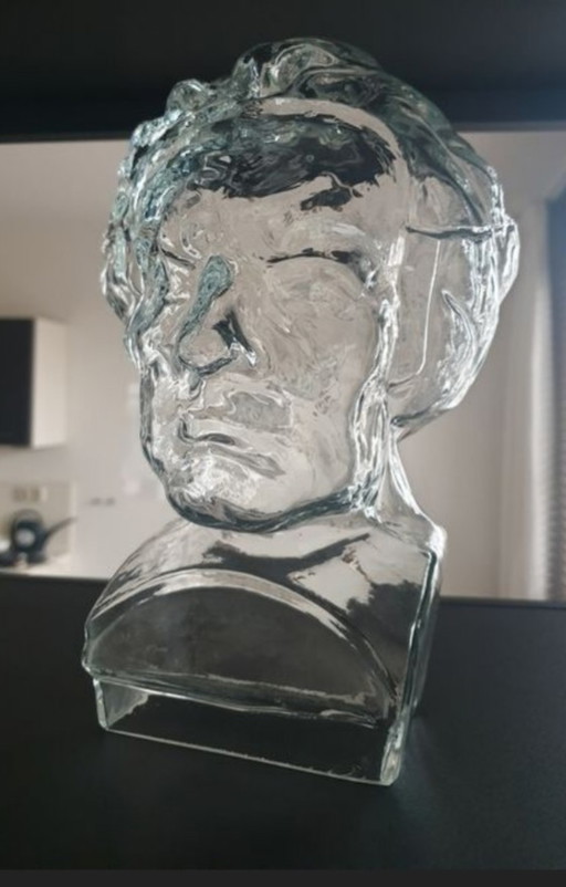 Kopfskulptur aus Glas