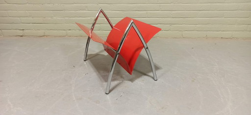 Vintager postmoderner Krantenbak