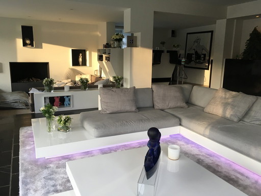 Rausch Plattform 2 Lounge-Sofas + Couchtisch