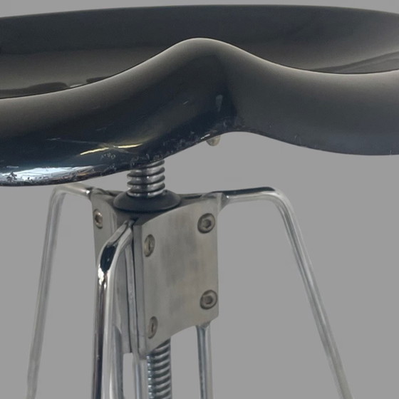 Image 1 of Yasu Sasamoto- Dulton – Industrieller Vintage-Barhocker mit Traktorsitz, Modell Clipper II – Schwarz Sitz – mehrere auf Lager