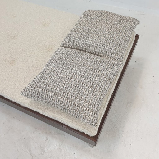 Vintage Wengé-Tagesbett mit Dedar-Kissen und Nackenrolle, Niederlande 1970er