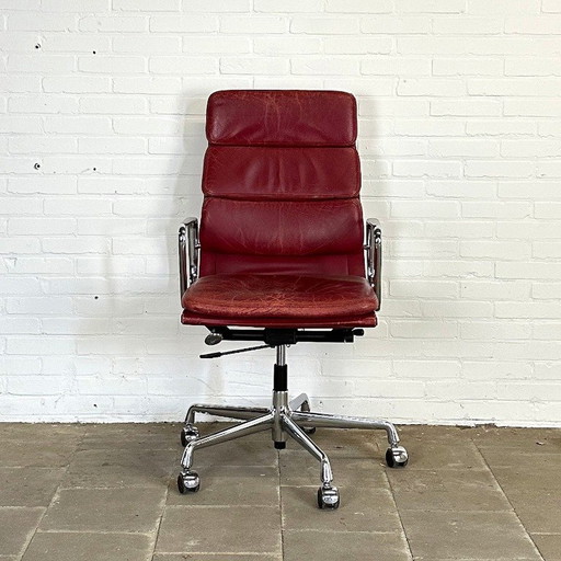 Vitra EA 219 Bürostuhl in rotem Leder, ikonisches Vintage Eames Design