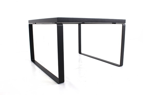 Image 1 of wie neu, quadratischer Couchtisch mit Wendeplatte aus Eiche in weiß und schwarz mit Stahlkufen