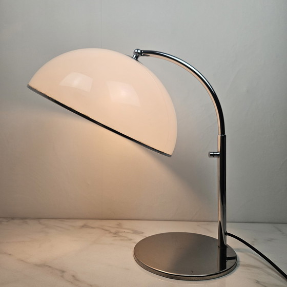 Image 1 of Vintage Tischlampe in Chrom und weißem Acryl