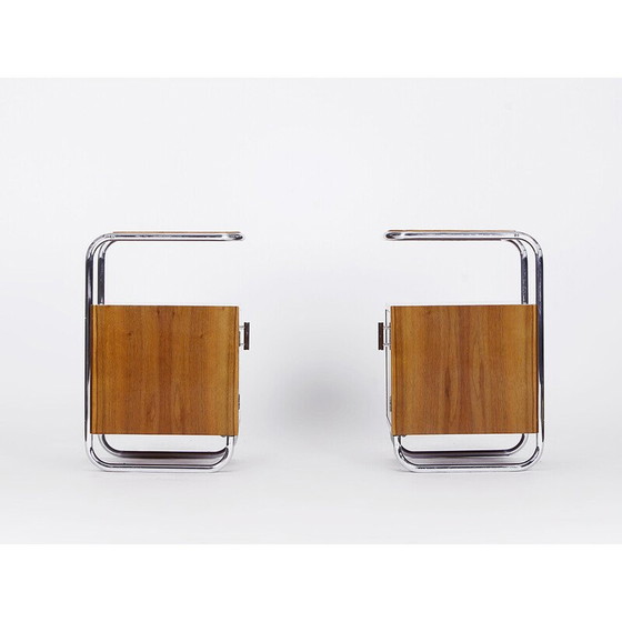 Image 1 of Ein Paar Vintage Art Deco Nachttische aus furniertem Nussbaum und Chrom von Vichr
