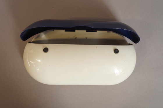 Image 1 of Kleiner pillenförmiger Vintage Schrank aus Zinn, 1970er 