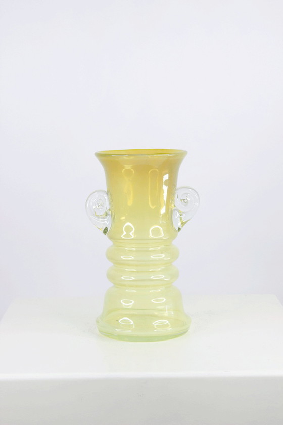 Image 1 of Gelbe Glasvase von Jerzy Słuczan-Orkusz