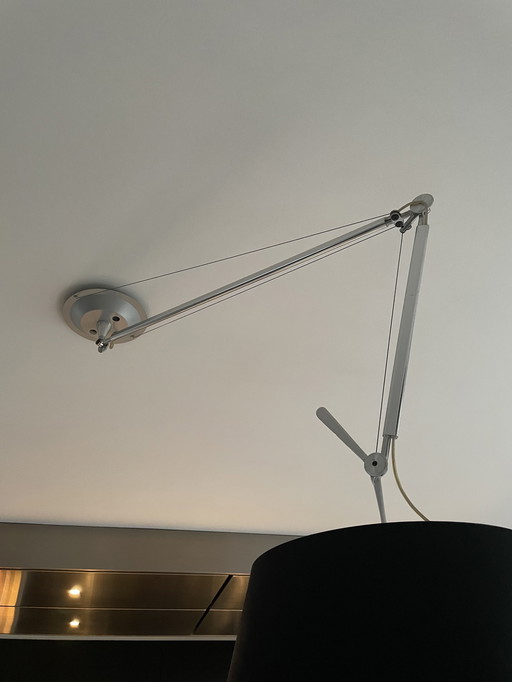 Artemide Pendelleuchte mit schwarzem Schirm