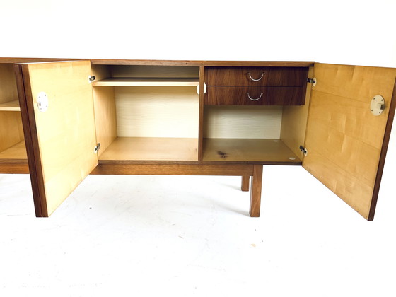 Image 1 of Minimalistisches Sideboard im Vintage-Stil