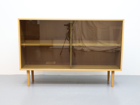 Image 1 of Vintage-Sideboard Eiche blond mit Schiebetüren aus Rauchglas