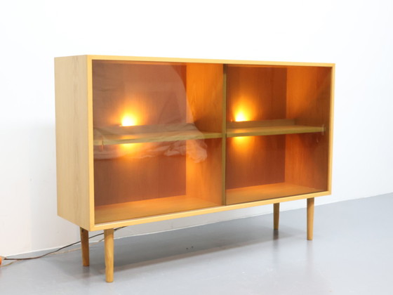 Image 1 of Vintage-Sideboard Eiche blond mit Schiebetüren aus Rauchglas