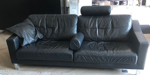 2x Leolux Antonia Sofas + Fußhocker, Kissen und Kopfstütze