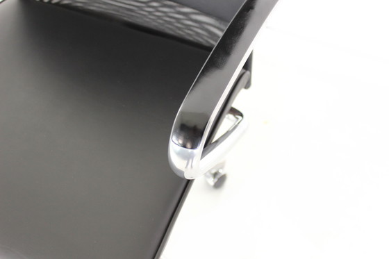 Image 1 of As New! Art Collection Executive Desk Chair / Schreibtischstuhl in Leather, Chrome, and Aluminum