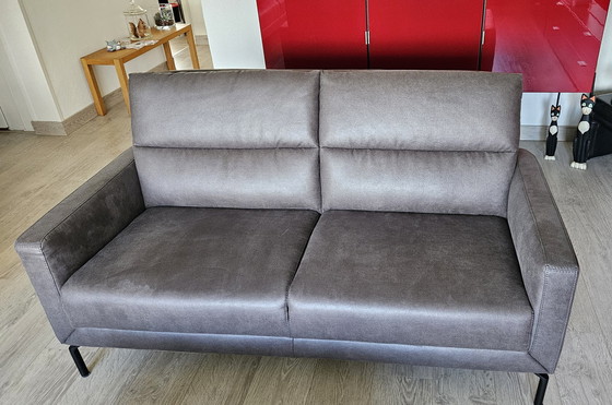 Image 1 of Prominentes 2- und 3-Sitzer-Sofa