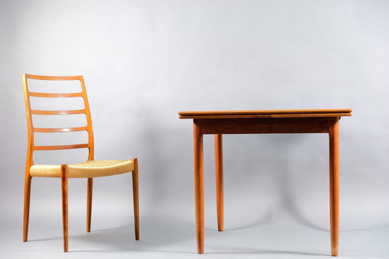 Image 1 of Ausziehbarer quadratischer Mid-Century Teak Esstisch