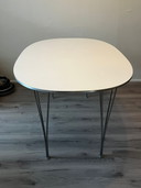 Fritz Hansen B612 Esstisch